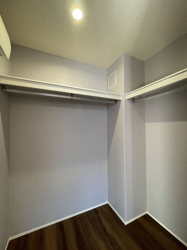 収納　たっぷり収納できるウォークインクローゼット！