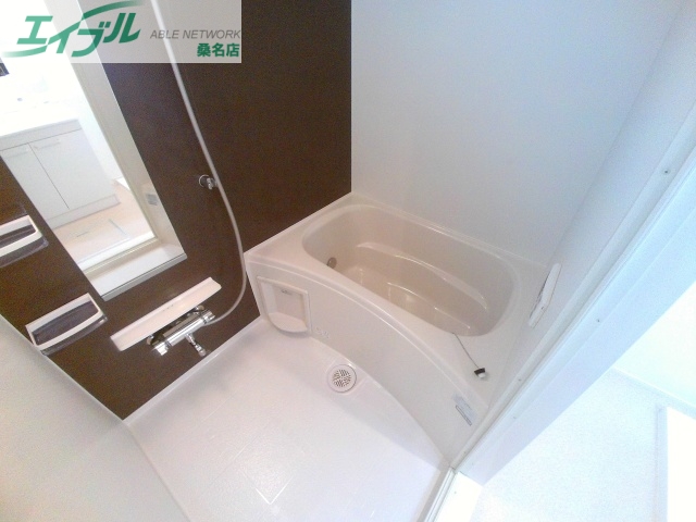 バス・シャワールーム　同物件別部屋の物です。