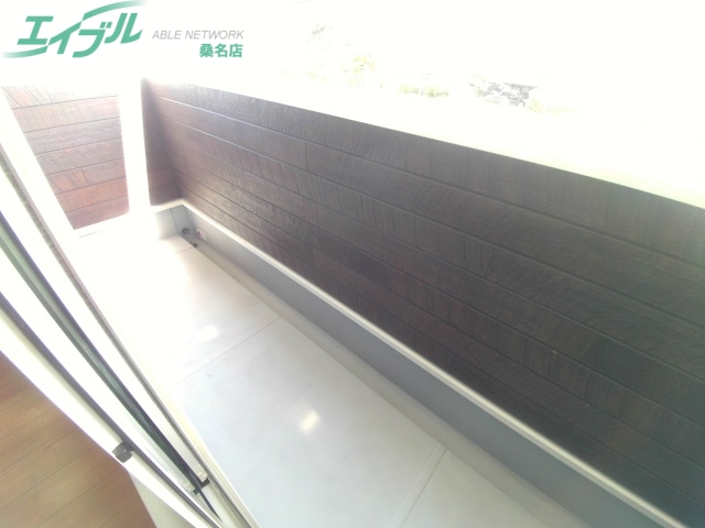 バルコニー　同物件別部屋の物です。