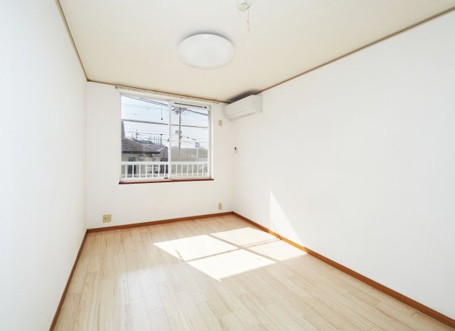 居室・リビング　6帖洋室