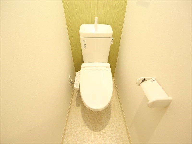 トイレ　温水洗浄暖房便座付トイレ