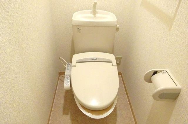 トイレ　温水洗浄暖房便座