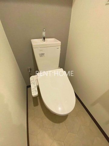 トイレ　ウォシュレット付き