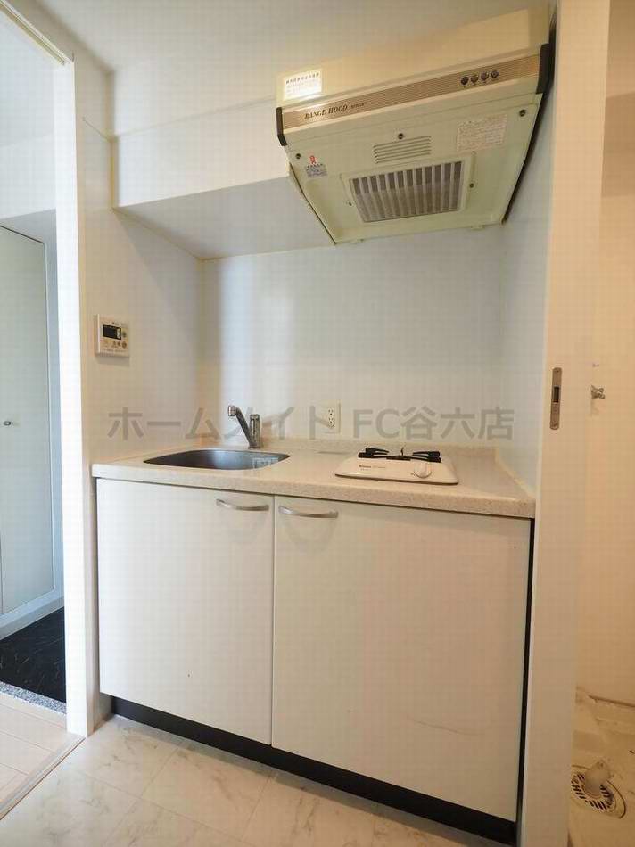 キッチン　ドゥーエ谷町