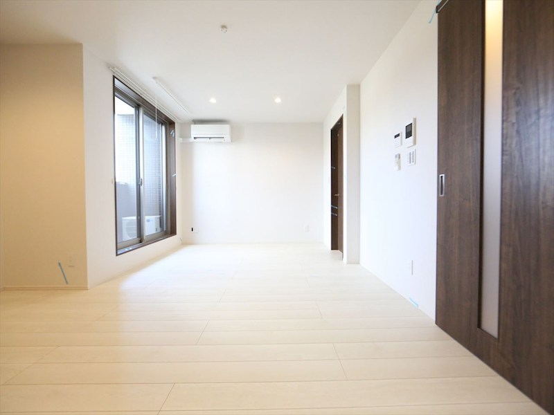 バルコニー　ＬＤＫ10.5帖　エアコン完備　バルコニー　同仕様写真