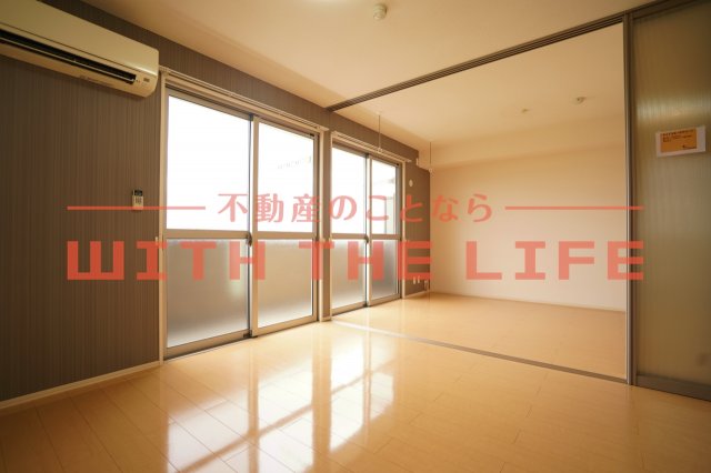 居室・リビング　こちらのリビングで趣味の時間をお楽しみください