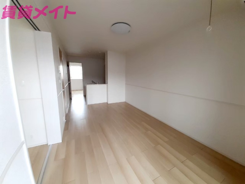 居室・リビング　同型参考写真です。