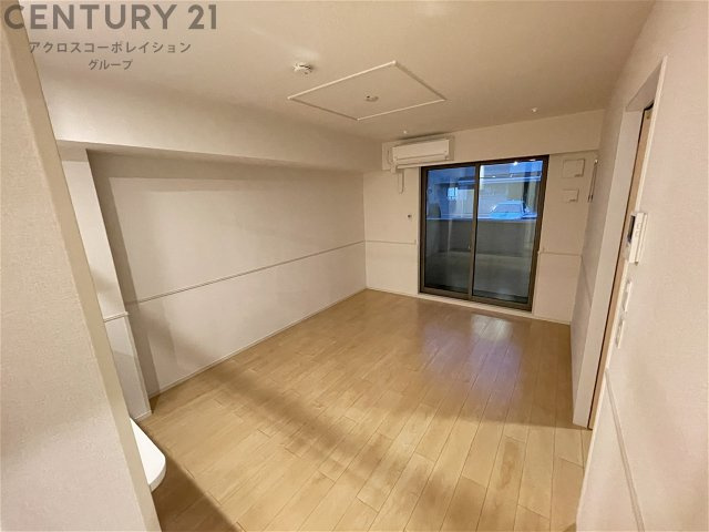 居室・リビング　エアコン付き12.2帖のリビングです♪