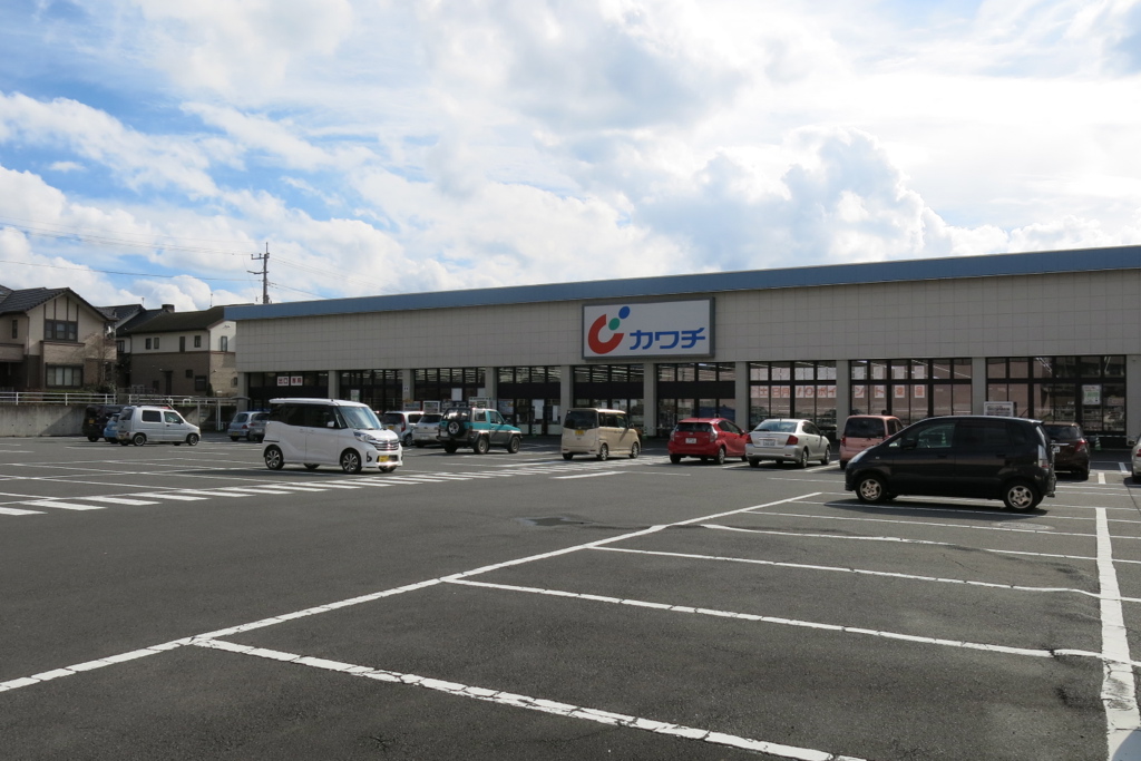 ドラックストア　カワチ薬品石井町店（ドラッグストア）まで744m