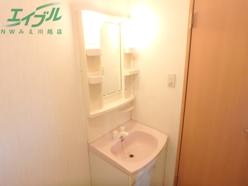 洗面設備　同型参考写真