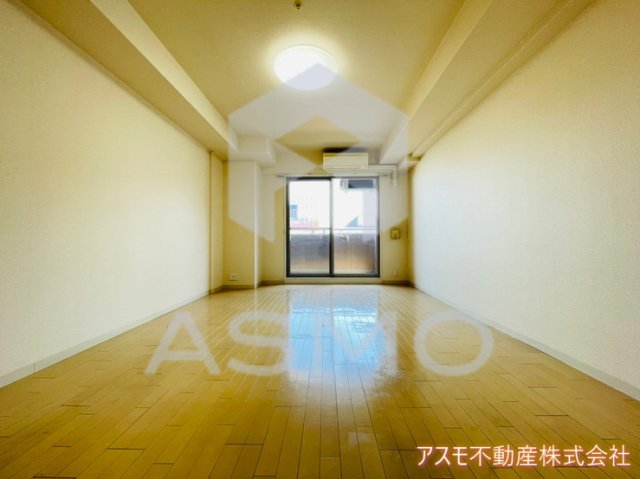 居室・リビング　同マンション別部屋参考写真