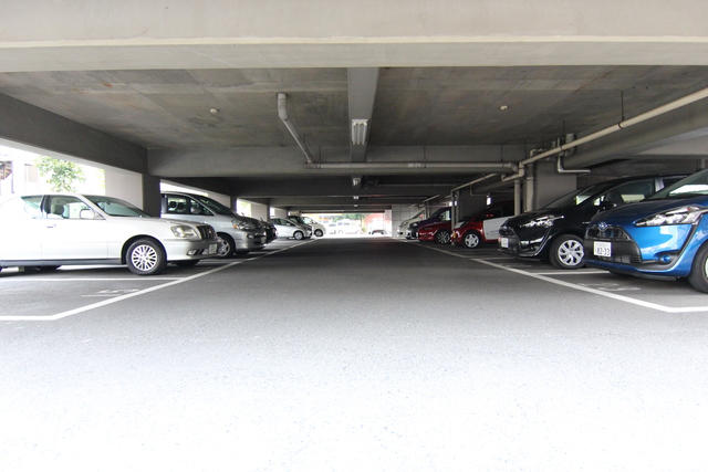 駐車場　駐車場