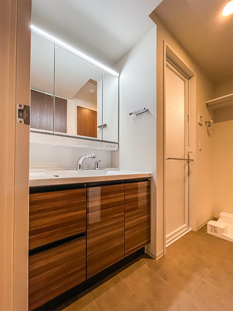 洗面設備　※写真は同タイプ住戸です。