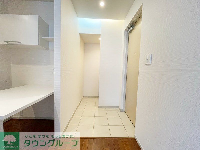 玄関　お部屋探しは株式会社　タウンハウジング　までお気軽にお問合…