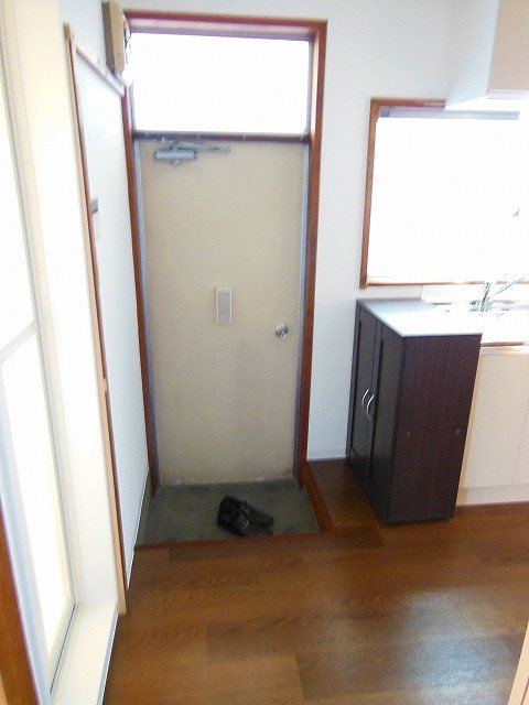 玄関　明るく開放的な玄関