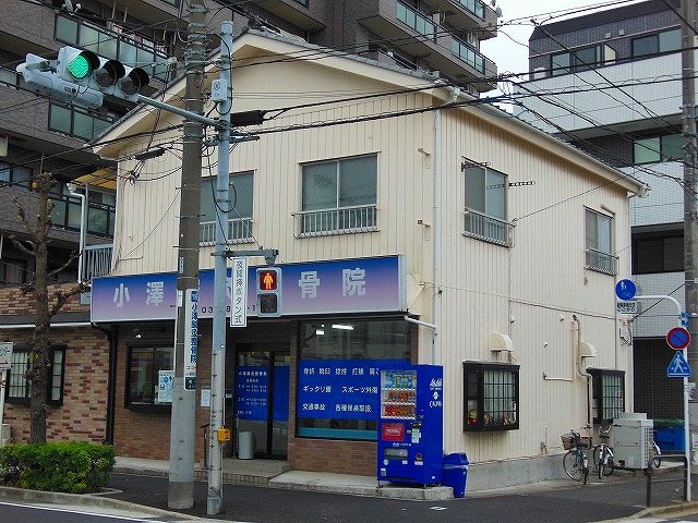 建物外観　木造２階建てアパート、２階部分