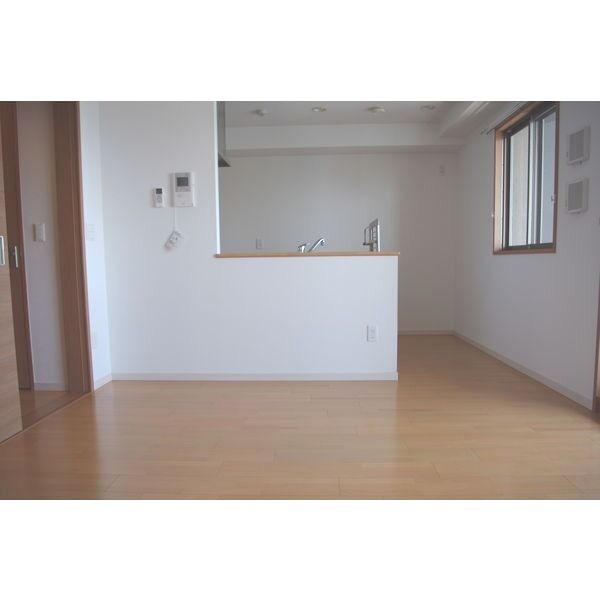 居室・リビング　※他のお部屋の参考写真です