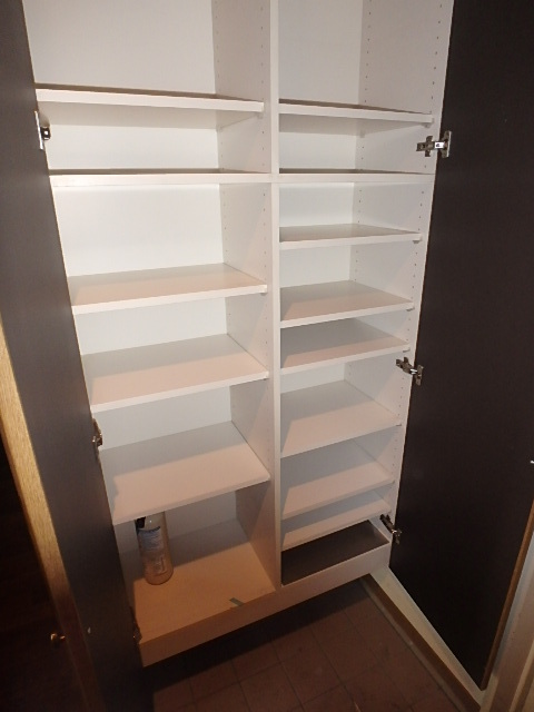 玄関　※別部屋の参考写真です。