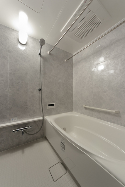 バス・シャワールーム　※写真は同タイプ住戸です。