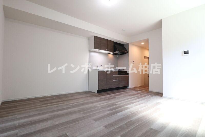 居室・リビング　こちらのリビングで趣味の時間をお楽しみください