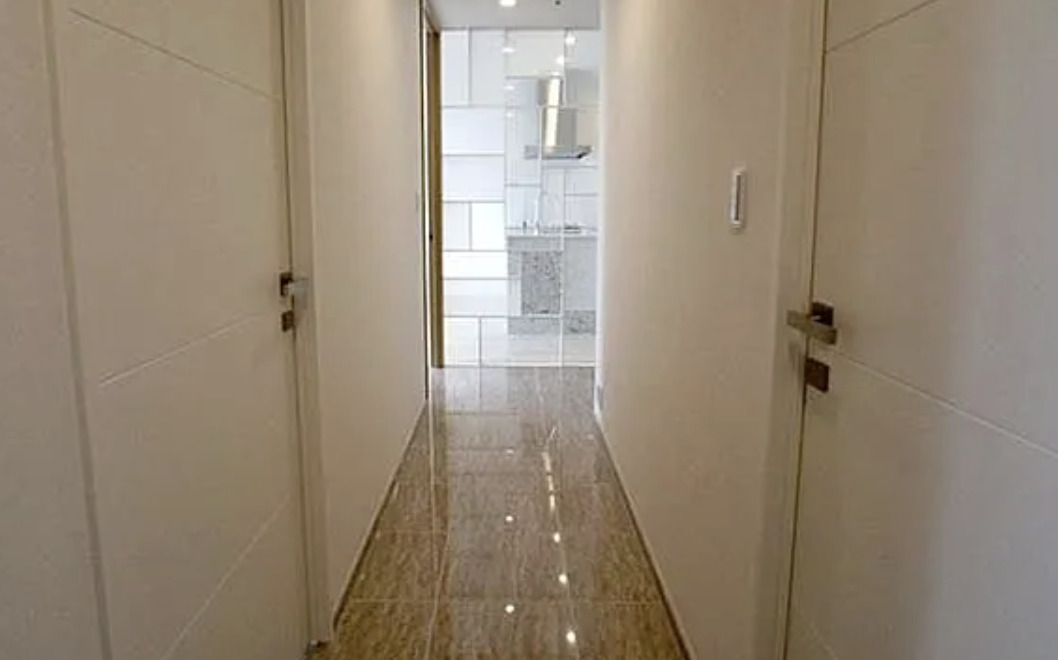 玄関　※別部屋の参考写真です。