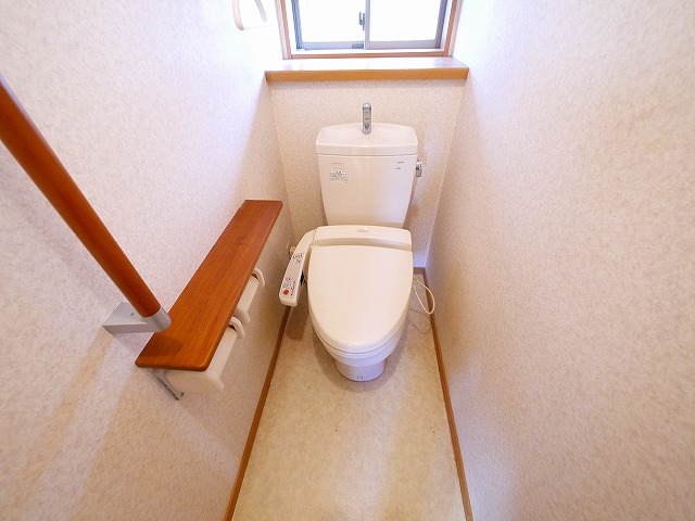 トイレ　１Fのトイレもきれいです