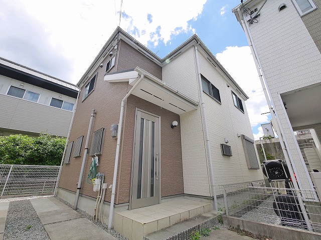建物外観　外観は落ち着いています