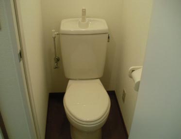 トイレ　独立型のトイレルーム☆