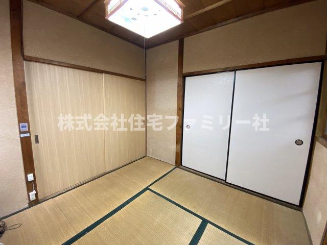 居室・リビング　明るい和室です