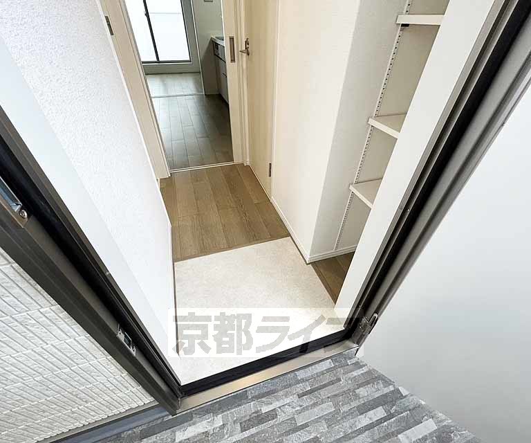 玄関　玄関収納あります