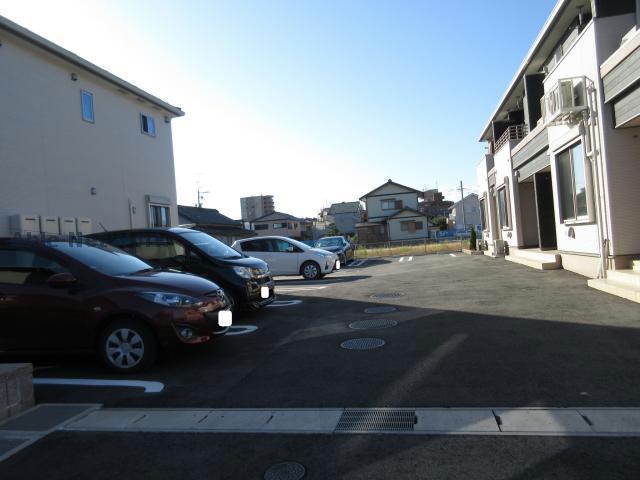 駐車場　駐車場