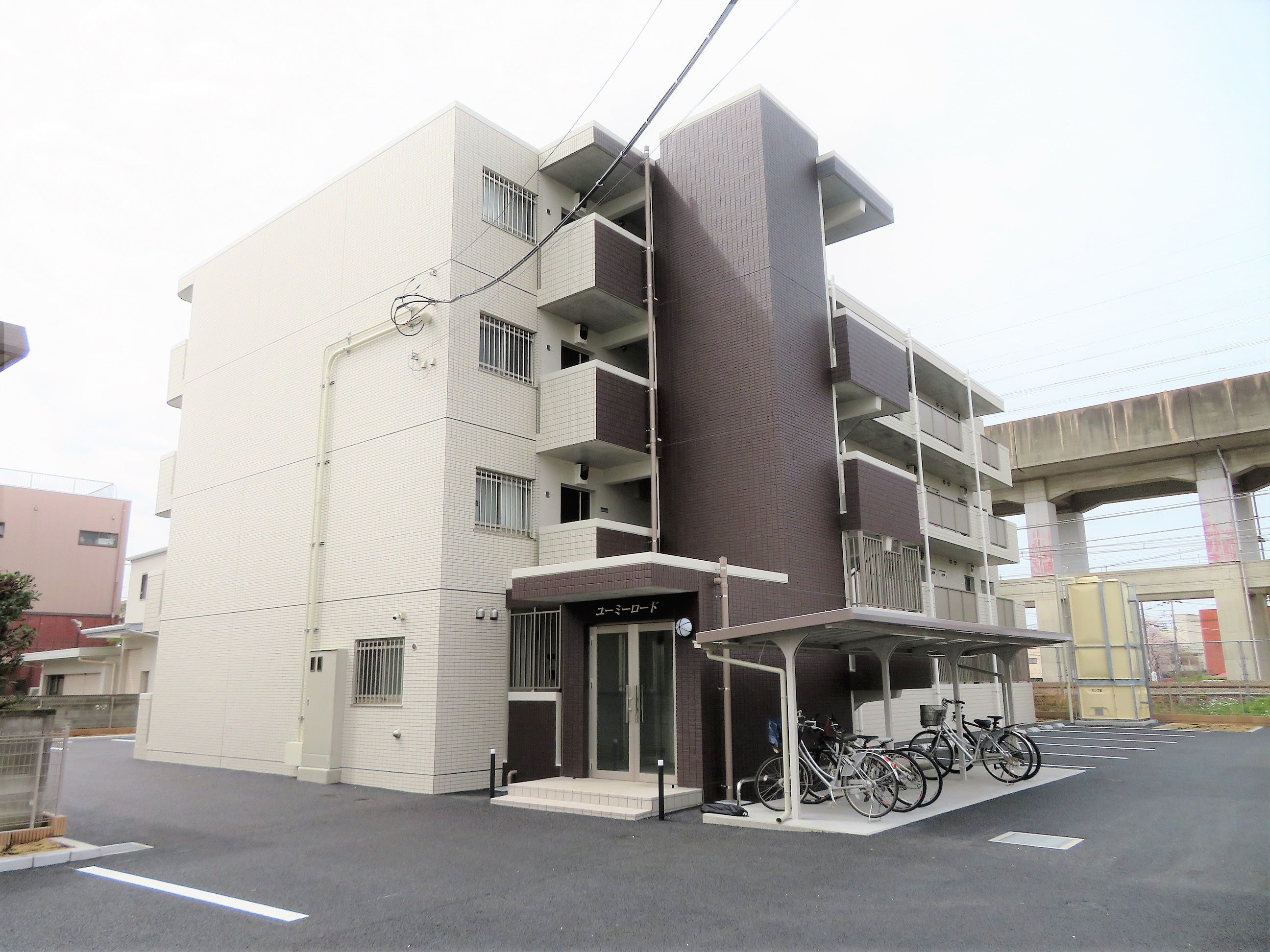 建物外観　小山駅まで徒歩8分！