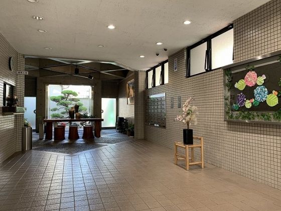 ロビー　綺麗に清掃された共用部分です