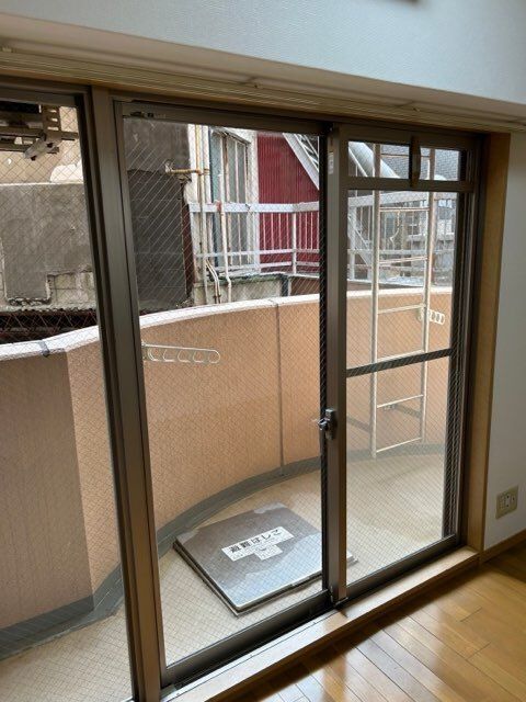 バルコニー　同物件別部屋写真