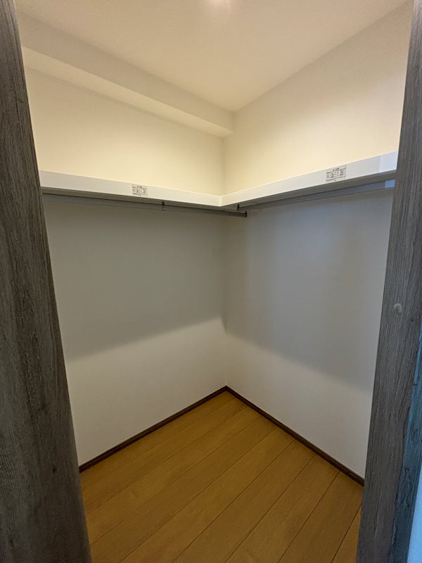 収納　たっぷり収納できるウォークインクローゼット