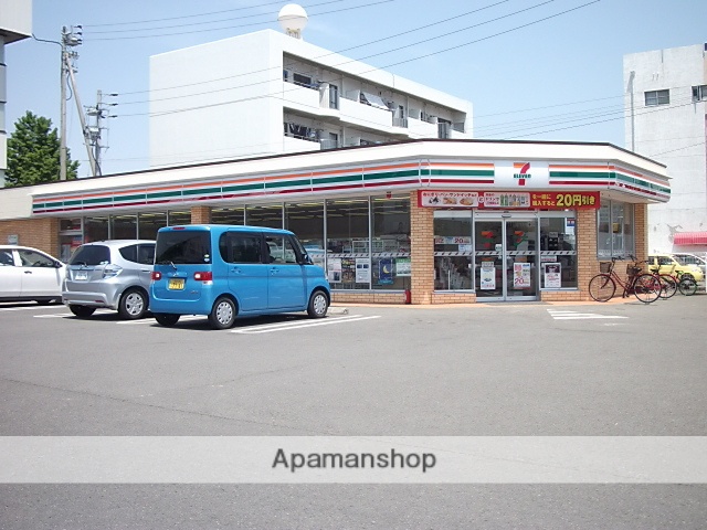コンビニ　セブンイレブン（コンビニ）まで679m