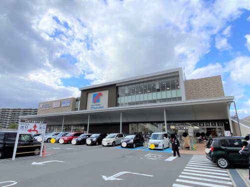 スーパー　万代 上野芝店（スーパー）まで637m