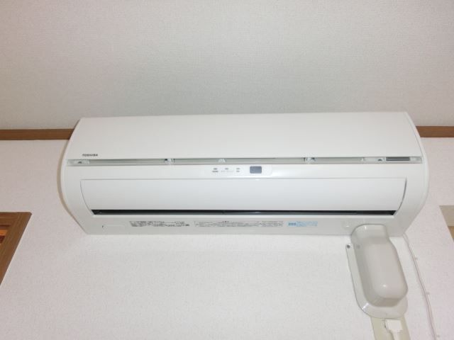 その他設備　エアコン付きのお部屋で夏は涼しくてよいですね。