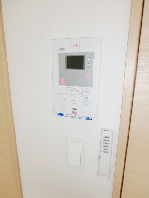 セキュリティ　来訪者のわかるＴＶホン。ＳＥＣOMも入って更に安心ですね。