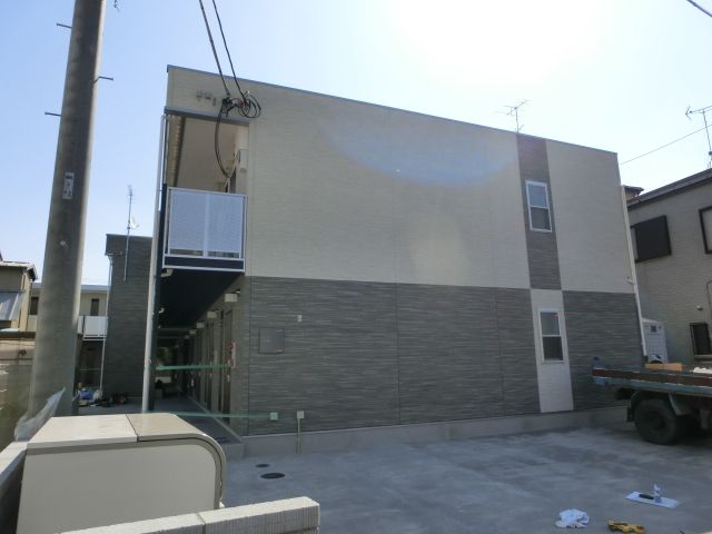 建物外観　２０１４年２月築のアパートです。
