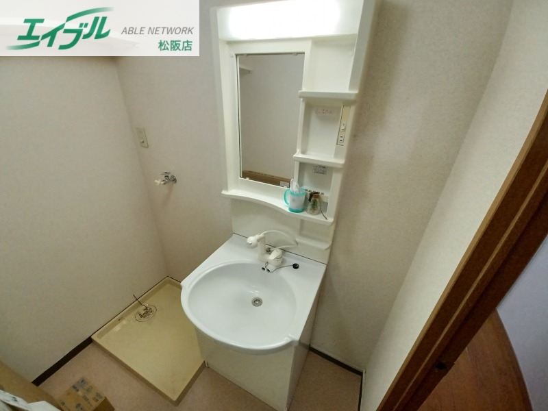 洗面設備　別部屋参考写真です