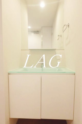 洗面設備　独立洗面台です。