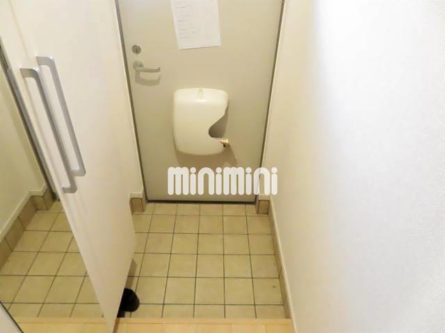 玄関　下駄箱付き