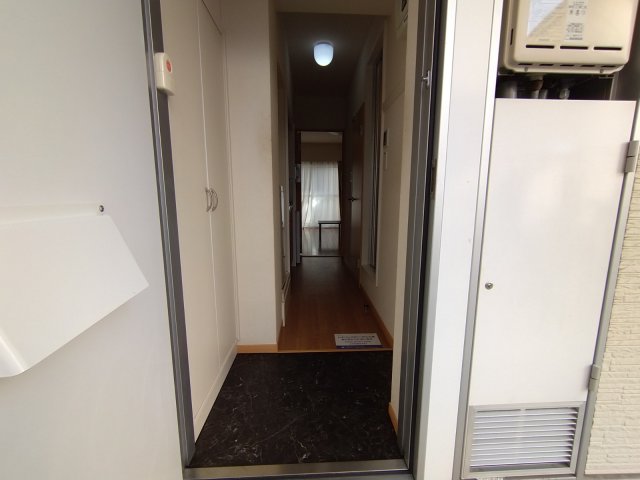 玄関　落ち着いた玄関です