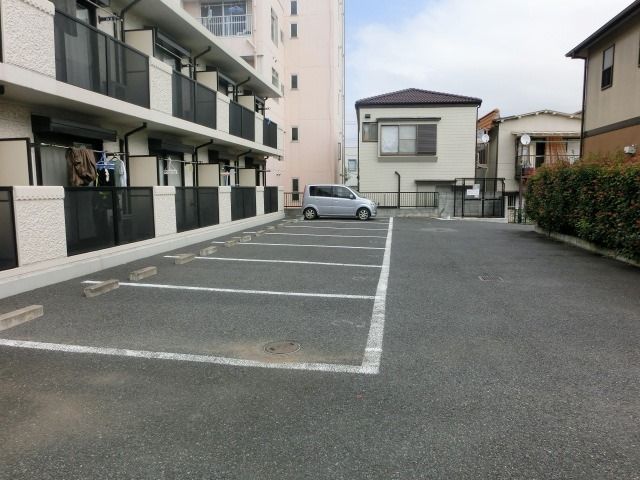 駐車場　敷地内駐車場ございます