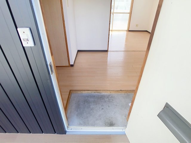 玄関　2026年8月撮影※現況が相違する場合は現況を優先致します。
