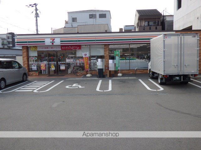 コンビニ　セブンイレブン（コンビニ）まで381m