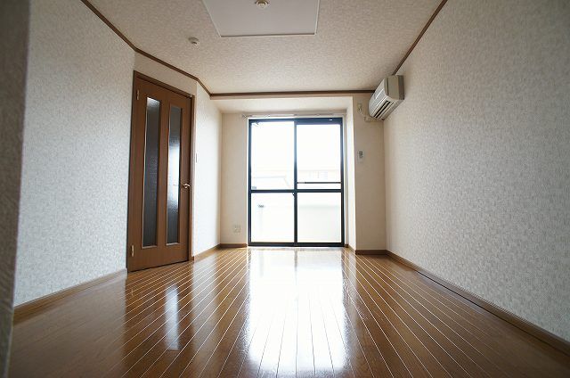ＪＲ上越線 沼田駅 徒歩39分 2階建 築24年の居間写真