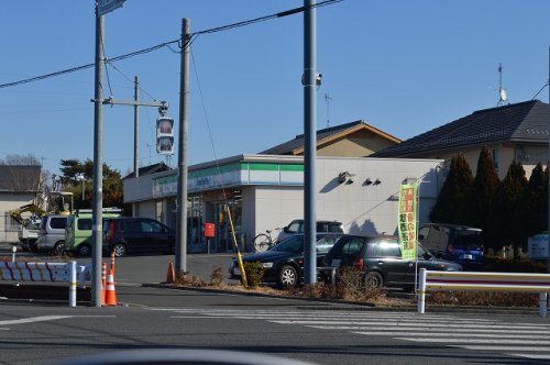 コンビニ　ファミリーマート福生多摩橋通り店（コンビニ）まで216m