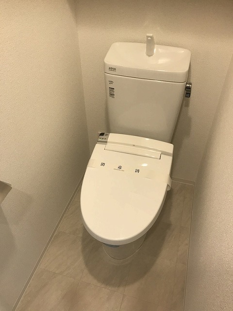 トイレ　温水洗浄便座